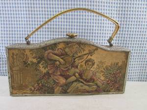 lot 220 image: (G-1) Vintage Hard Case Purse with ...