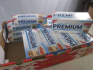 lot 281 image: (D-1) Saltine Crackers 5 Big Boxes ...