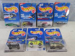 lot 349 image: (EC1) Assorted Hot Wheels in Packag...