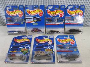 lot 350 image: (EC1) Assorted Hot Wheels in Packag...