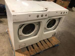 lot 3 image: 2 Lots of Wash Machines Customer Returns See Pictures
