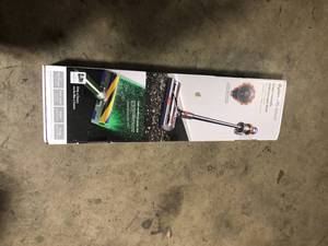 lot 6 image: Dyson V15 Detect Cordless Stick Vacuum Cleaner Customer Returns See Pictures