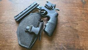 lot 190 image: Crosman 357 177 cal Pellet Gun,...