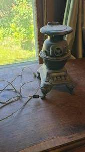lot 186 image: Small ceramic light up stove, only ...
