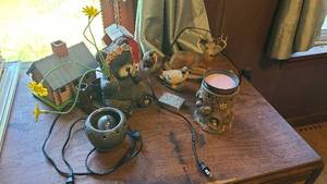 lot 180 image: Nature and outdoorsy themed decor a...