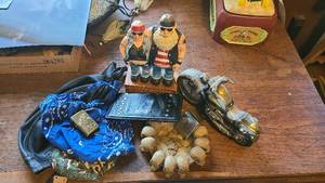 lot 146 image: Biker memorabilia with Harley David...