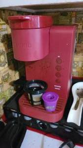lot 143 image: Keurig coffee maker and countertop ...