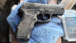 lot 108 image: Phantom bb gun...