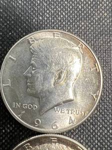GROUP OF 2 US KENNEDY HALF DOLLARS 1964