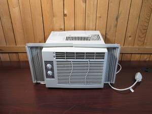 lot 37 image: GE Window AC Unit