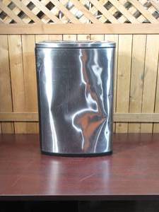 lot 32 image: Stainless Steel Motion Sensor Garbage Can