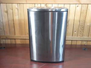 lot 31 image: Stainless Steel Motion Sensor Garbage Can
