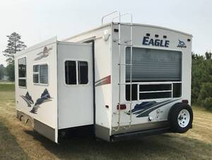 lot 2 image: 2007 Jayco Eagle 288LRS 30 Travel Trailer