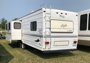 lot 3 image: 2002 Jayco Eagle Resort 38 Travel Trailer