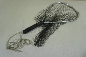 lot 55 image: Vintage Aluminum Trout Fishing Net