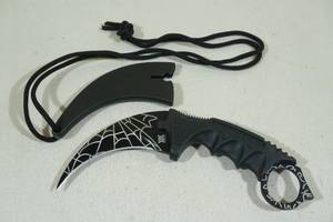 lot 73 image: Day Zero Survival Karambit Style Knife - Spider Web