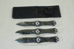 lot 75 image: Day Zero Survival Throwing Knife Set