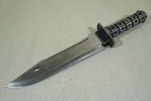 lot 77 image: Frost Cutlery Hunting Knife