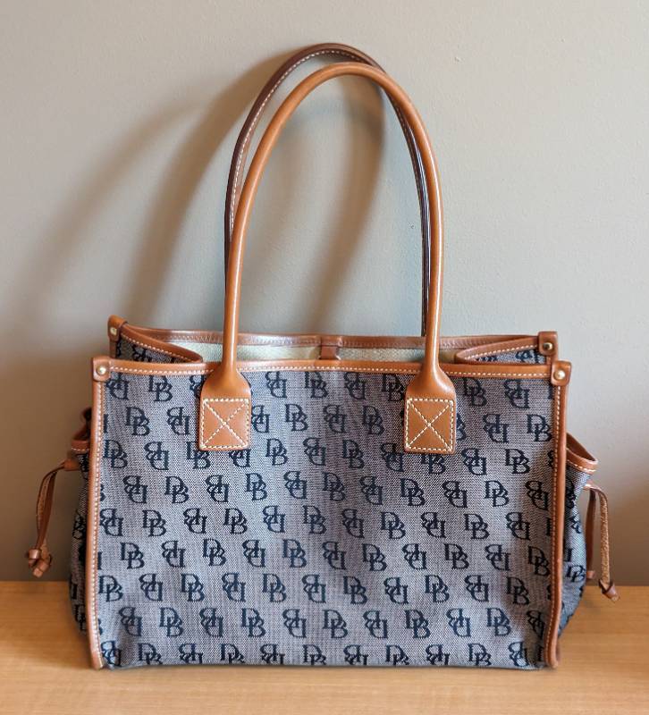 Sold at Auction: Dooney Bourke Handbag