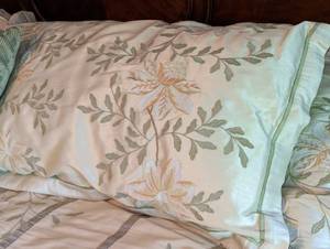 Martha Stewart King Size Duvet Cover and Shams