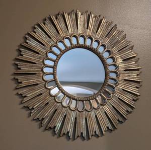 Metallic Sunburst Wall Mirror