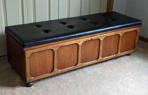 Vintage Lane Cedar Chest