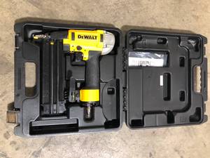 DEWALT 18-Gauge Pneumatic Corded Brad Nailer Customer Returns See Pictures