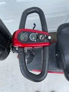 lot 2 image: Pride Go-Go Elite Traveller Plus 3-Wheel Travel Scooter