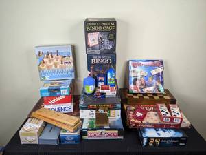 lot 49 image: Various Games Including Yahtzee, Dominoes, Bingo, Scrabble and More