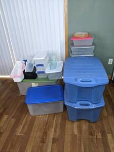 lot 97 image: Various Sized Storage Totes