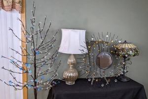 lot 77 image: Room Decor Cherry Blossom Tree, Sunburst Mirror, Tiffany Style Lamp, & Plant Stand