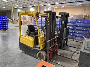 lot 1 image: Hyster Industrial Battery-Powered Forklift with Hawker Premium PowerGuard HD Battery Charger