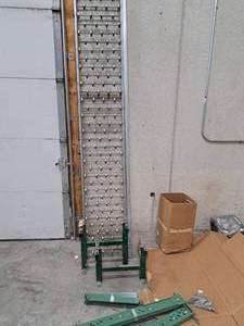 lot 10 image: Conveyor System Section with (4) Stands