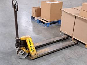 lot 16 image: Lift-Rite 20-12 Pallet Truck