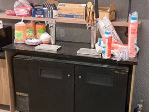 lot 19 image: True Keg Frig with Two 14 Taps TBB-24GAL-60