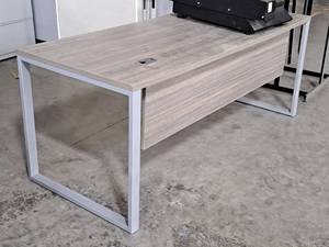 lot 23 image: Office Table