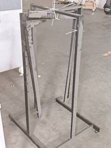 lot 24 image: Metal Adjustable Display Rack