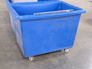 lot 26 image: Uline Poly Box Truck 18-Bushel Rolling Utility CartTub H-8767 with Cover
