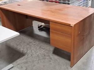 lot 71 image: Wood Office Desk 2-drawer