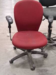 lot 149 image: Rolling Office Arm Chair