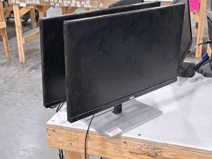 lot 191 image: Lot of (2) AOC 22 Computer Monitor with Stand