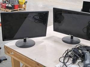 lot 194 image: Lot of (2) BewoFati 19 LCD Computer Monitor DS190H with Stand
