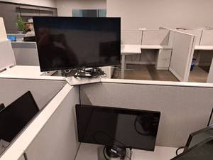 lot 221 image: Lot of (2) Dell 24 Computer Monitors