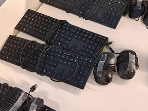 lot 235 image: Computer Accessories - (2) Wired Keyboards and (2) Wired Mice