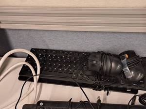 lot 238 image: Computer Accessories - (2) Wired Keyboards and (2) Wired Mice