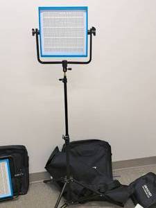 lot 268 image: Dracast LED Light Panel with Stand and Case