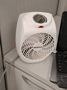 lot 321 image: Holmes Space Heater