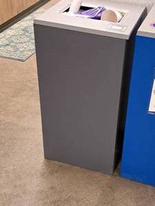 lot 346 image: Trash Can