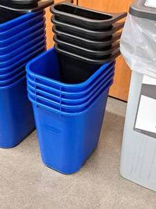 lot 352 image: Lot of (5) Recycle Cans with Dividers