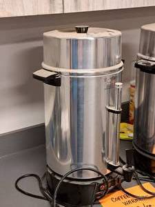 lot 367 image: West Bend Coffee Warmer